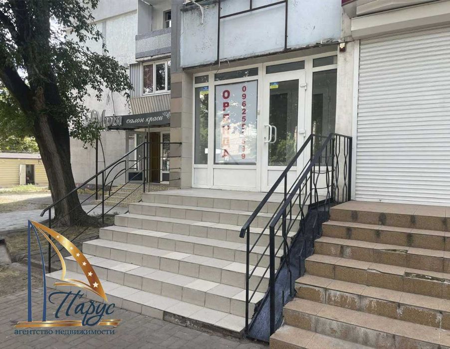 Оренда фасадного приміщення по Фортечній