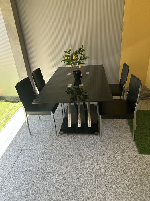 Mesa de sala em vidro