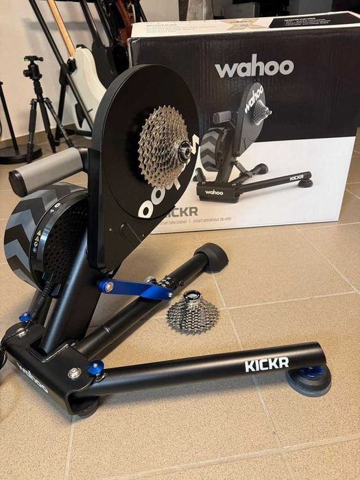 Trenażer rowerowy Wahoo KICKR V6 Smart Trainer