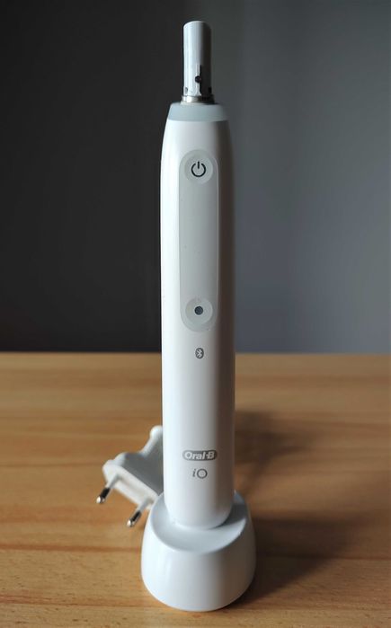 Oral-B iO 4 White - Szczoteczka Magnetyczna