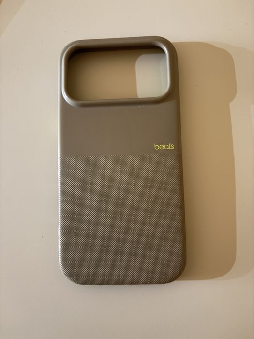 Capa Apple Beats iPhone 17 Pro Max