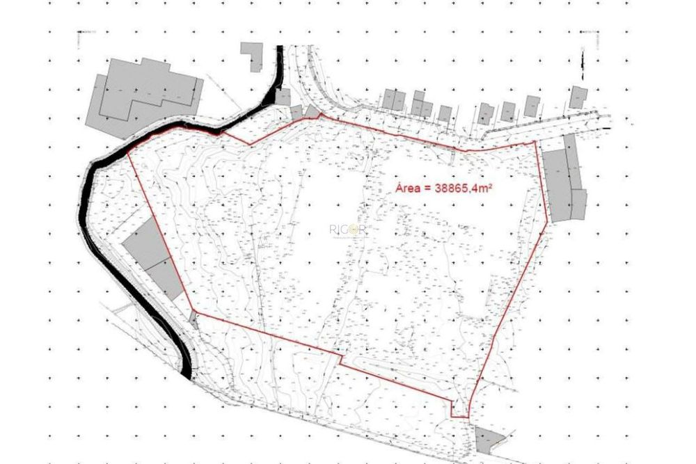 Terreno urbano para construção junto ao Maiajardim