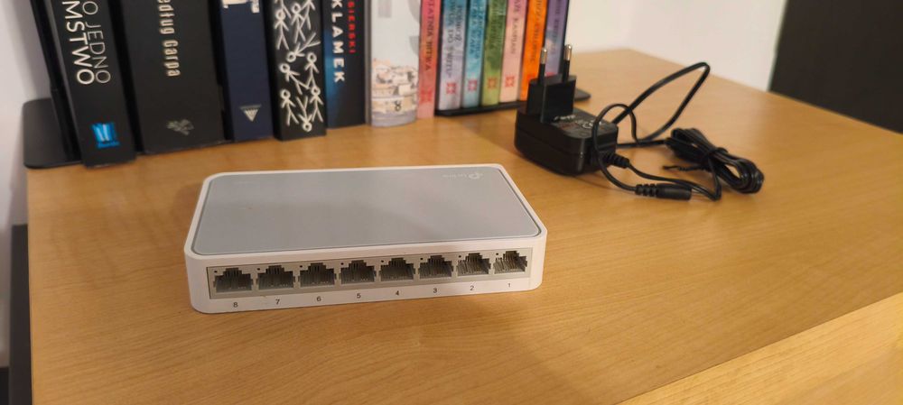 Switch TP-Link TL-SF1008D