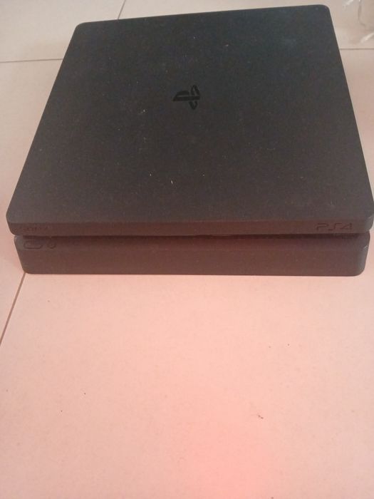 PS4 Slim avariada
