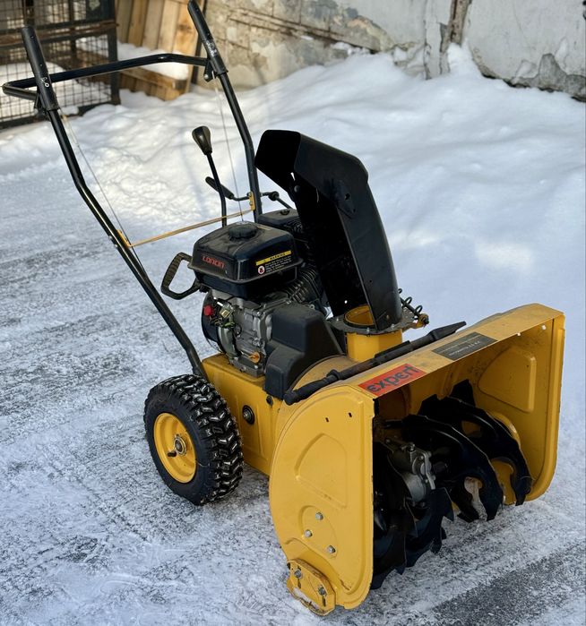 Продам Снігоприбиральну машину