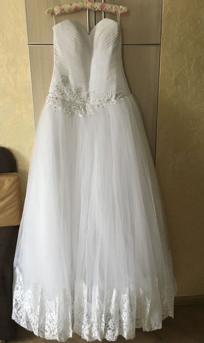 Весільна сукня