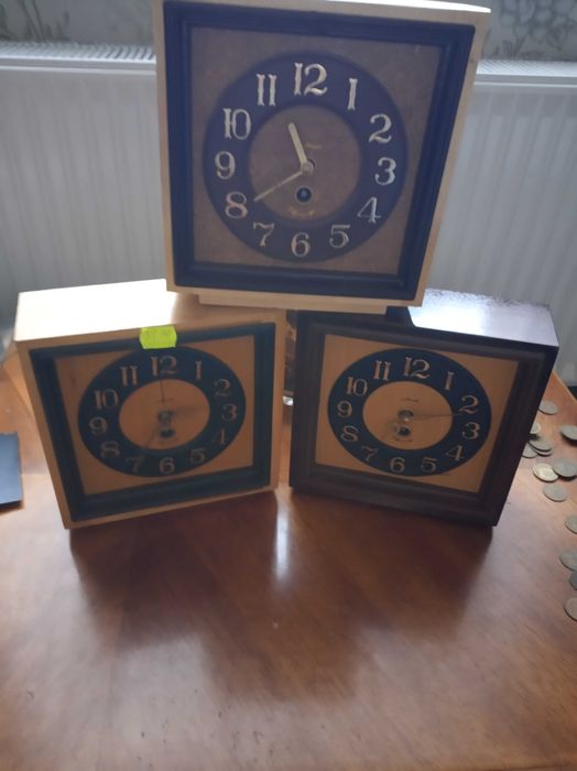 Часы"Маяк" СССР кварц,механика в хрустале,дереве.Новые