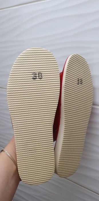 Kapcie laczki 38 pantofle czerwone skóra skórzane 36 i 37,39 40 41