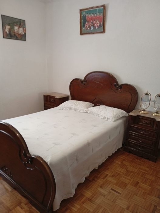 Quarto madeira maciça em bom estado