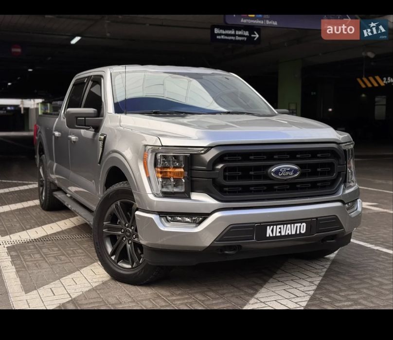 Продаж автомобіля легковий пікап