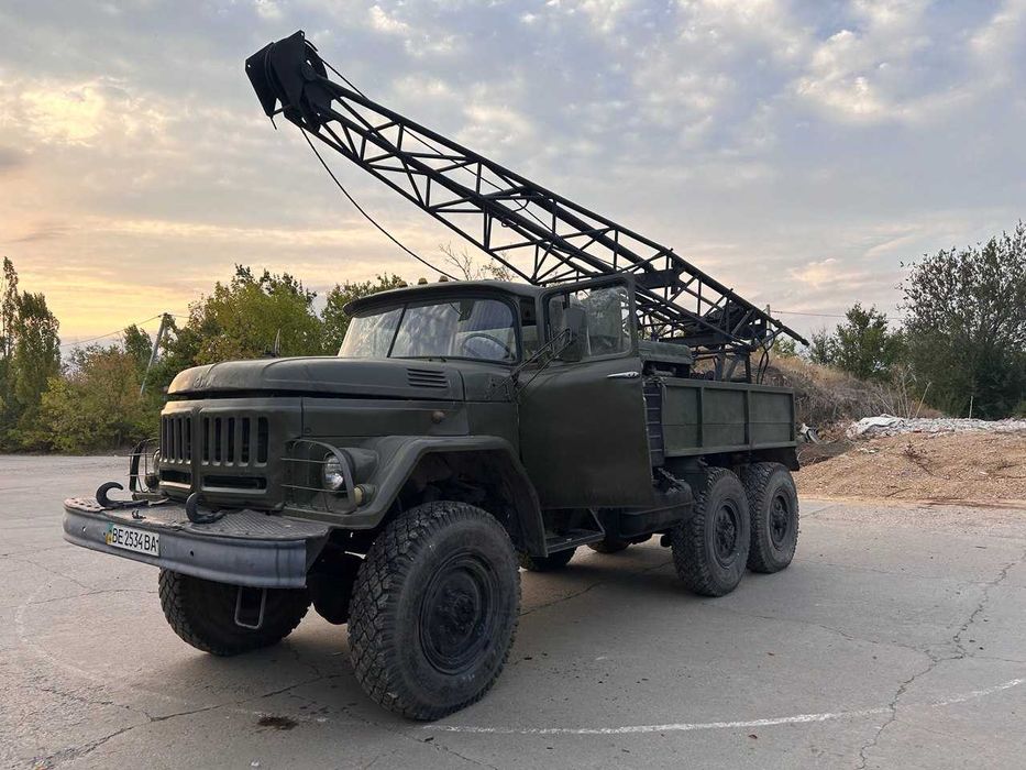 Бурова установка на базі ЗИЛ 131