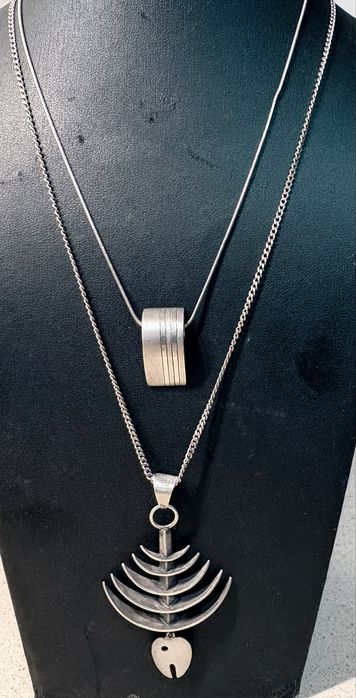 Fantásticos colares vintage em prata contrastada