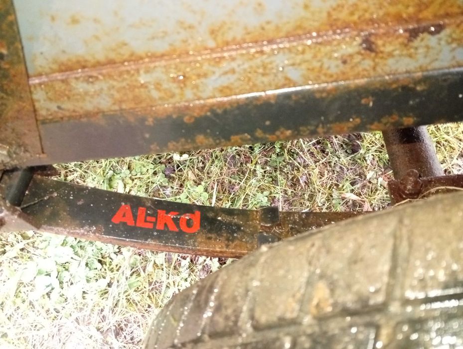 Продам легковий прицеп "Лев" з малим пробігом.