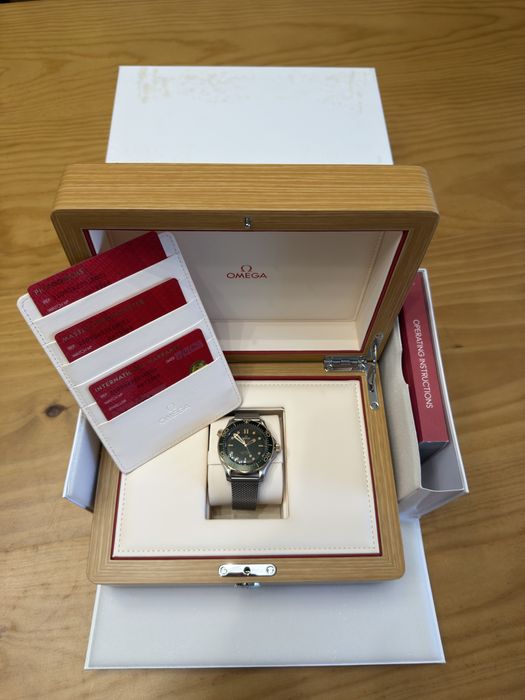 Omega Seamaster Diver Titanium Gold