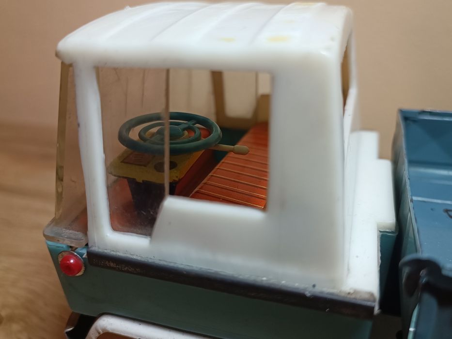 Zabawka PRL Żbik Stan Kolekcjonerski