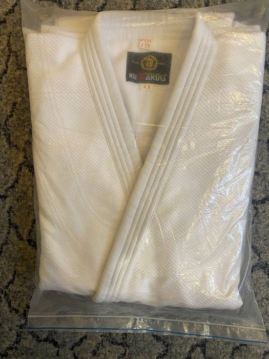 Новые кимоно для дзюдо Mizuno | Kusakura | IJF