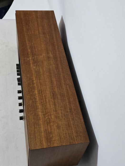Rádio antigo reparado SABA