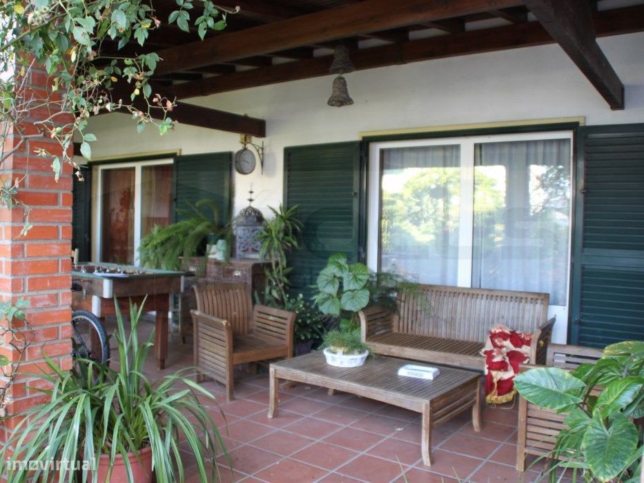 Moradia para venda com jardim e terreno em Salreu - Estarreja