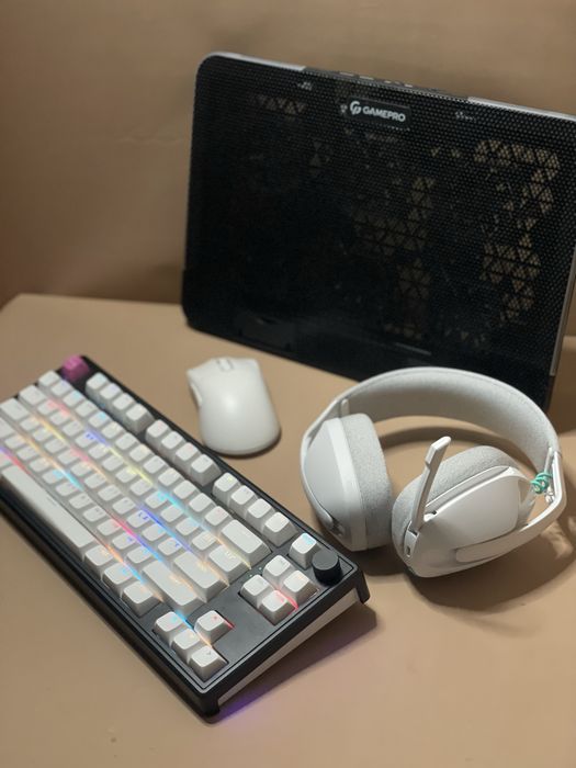 Logitech Hator ігрові девайси для ПК / Ноутбука стан нових! Клавіатура та мишка Hator  навушники Logitech g321 та підставка під ноутбук gamepro