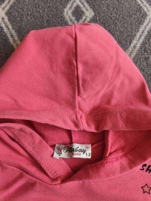 Bluza z kapturem dla dziewczynki w rozmiarze 86. Atabay