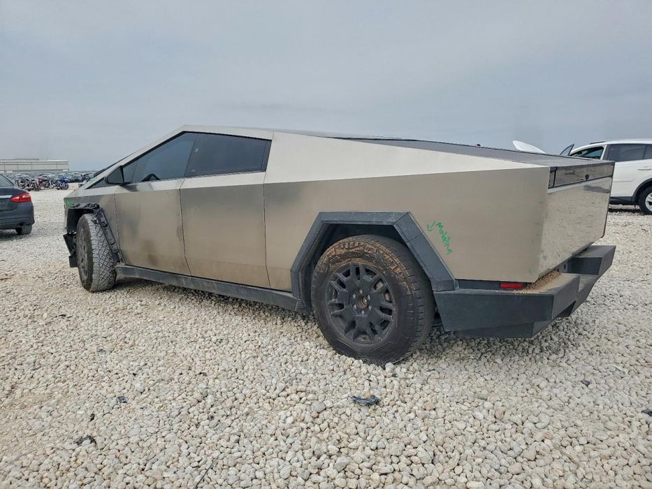 Бампер Tesla Cybertruck 2023- разборка кибертрак запчастини автошрот