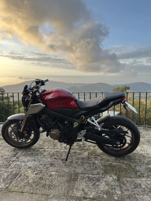 Honda cb650r 2021 35kw (livrete)