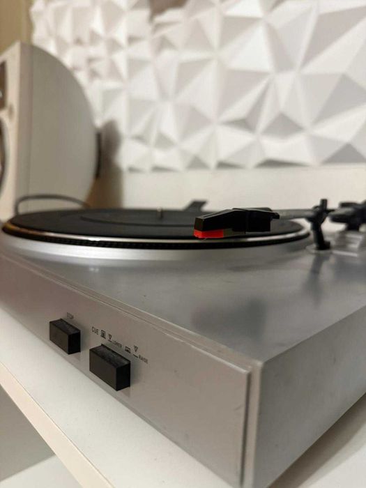 Gira-Discos ION ttUSB05