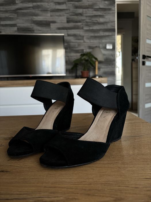 buty na obcasie czarne