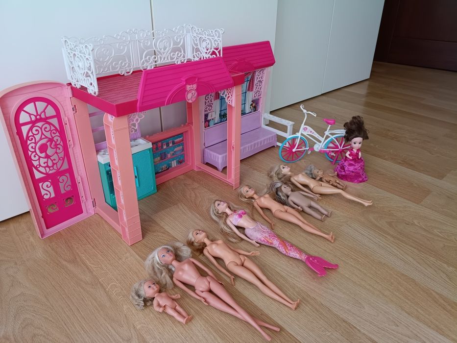 Zestaw lalek barbie plus domek