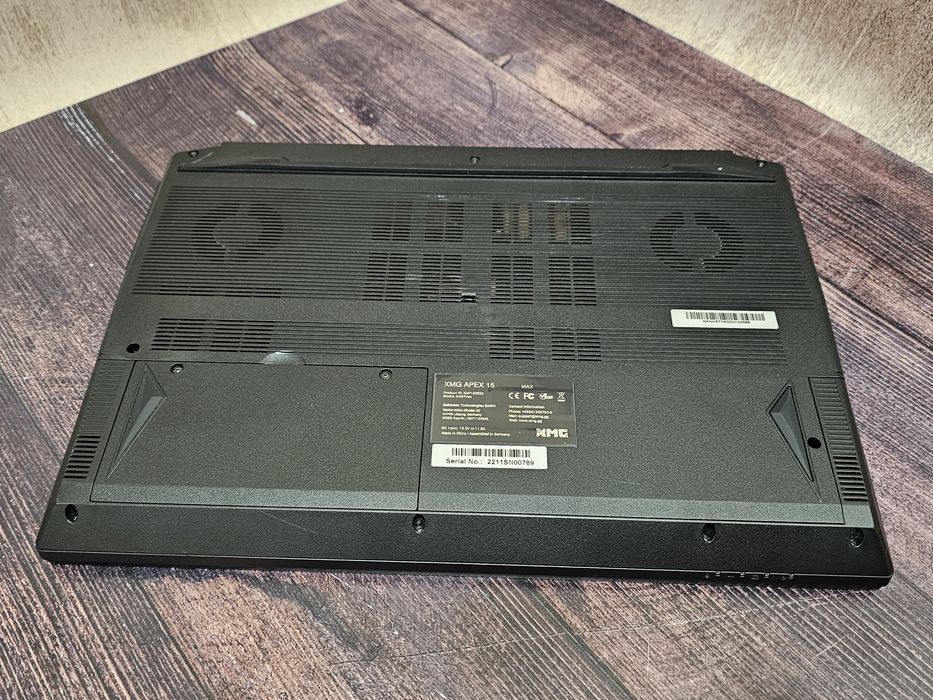 Ігровий ноутбук Schenker XMG APEX 15 Max (Ryzen 7 5800X/16Gb DDR4/RTX 3070/SSD 512Gb/IPS 240Hz) з гарантією