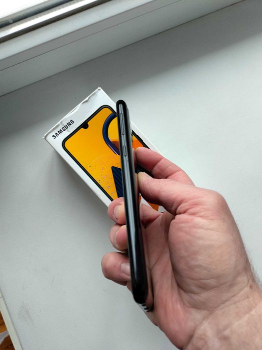 Продам Samsung Galaxy M30s 4/64GB