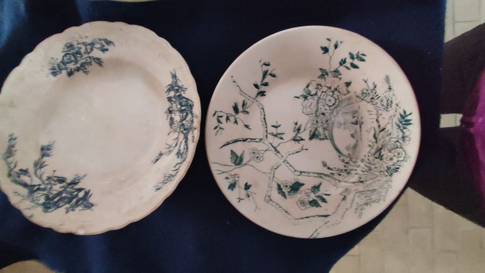 Quatro pratos antigos