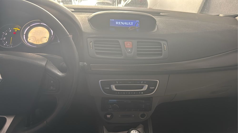 Carro com som so de som tem 1500 €