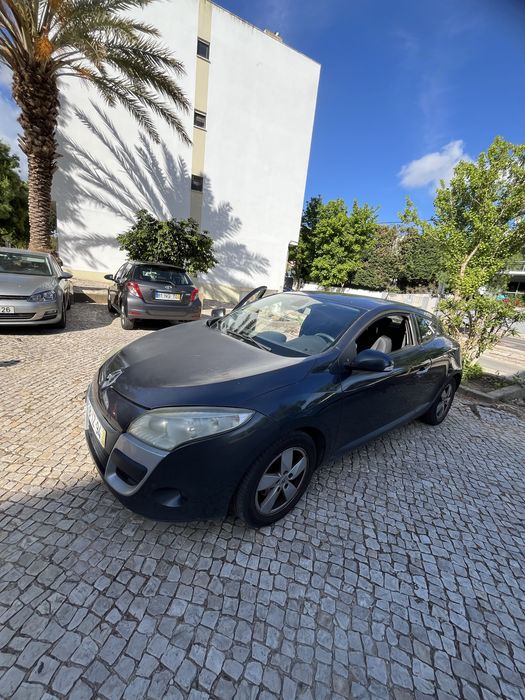 Renault Mégane Coupé 2010 – Bem Cuidado, Inspeção em Dia