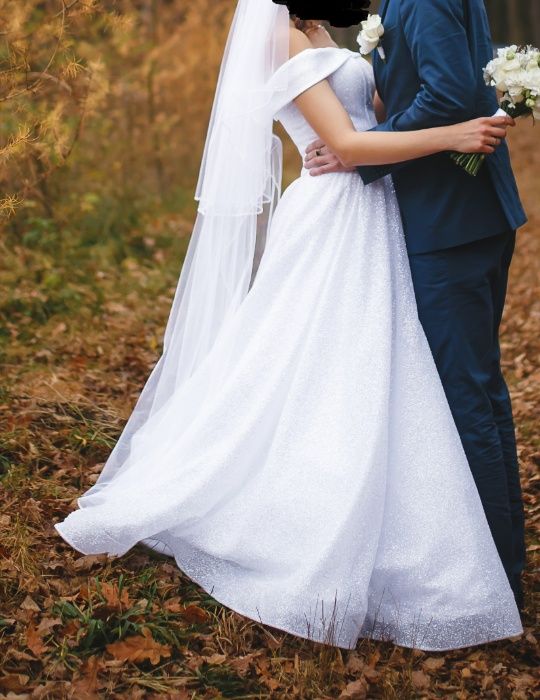 Весільна     сукня