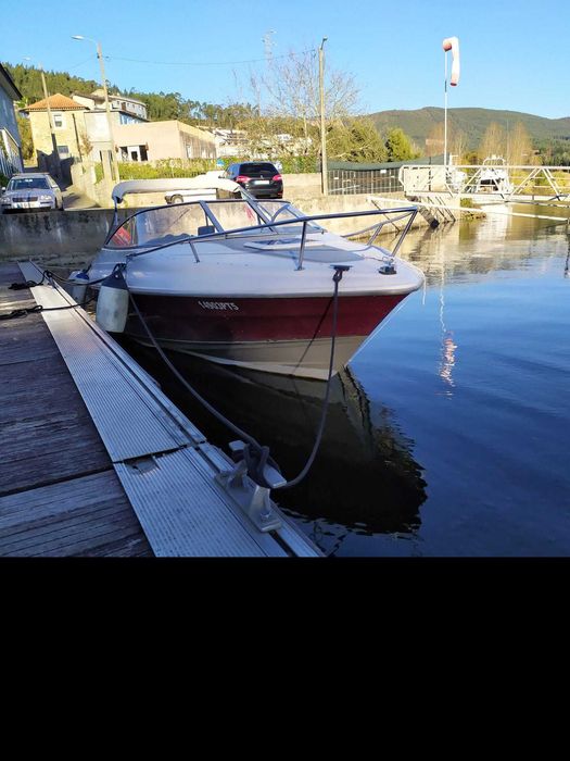 Maxum 2000 SCL Cabinado | Pronto a Navegar | Documentação em Dia