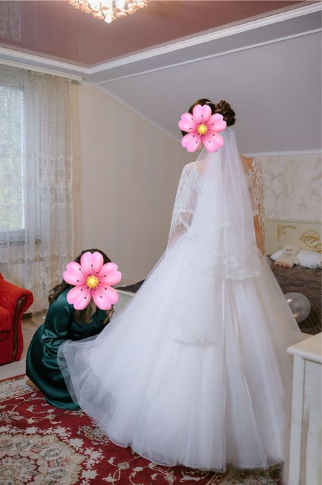 Чарівна весільна сукня