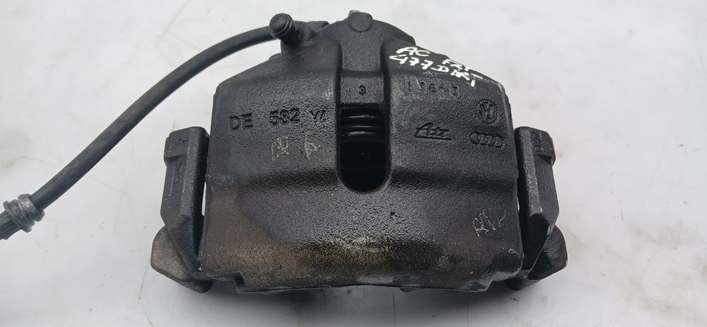 Pinça travão / maxila de travão frente direita AUDI A3 (8P1)