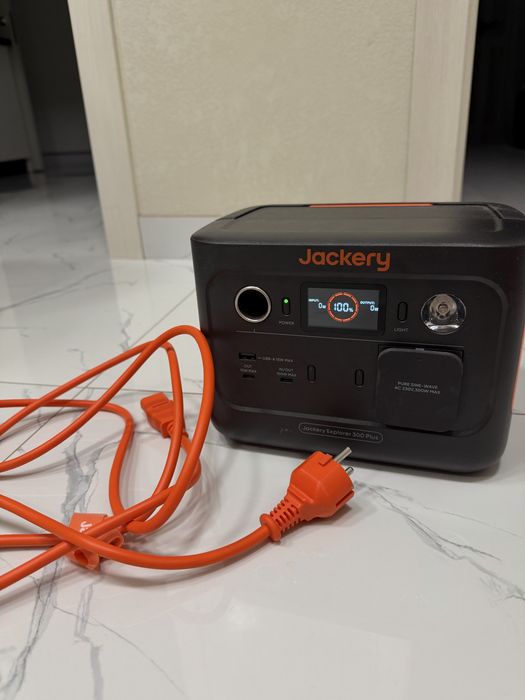 Зарядна станція Jackery джекері