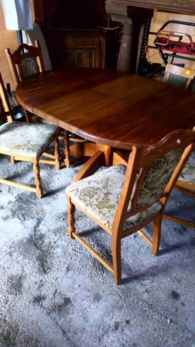 Stół dębowy z kresłami