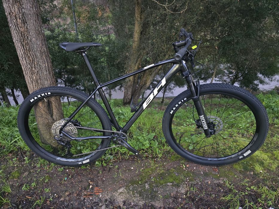 Bh 12x1v com rock shox a ar L