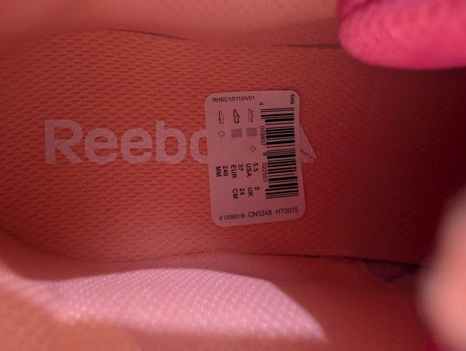 Sapatilhas Rebook, novas