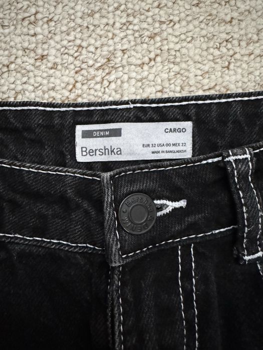 Czarne jeansy cargo