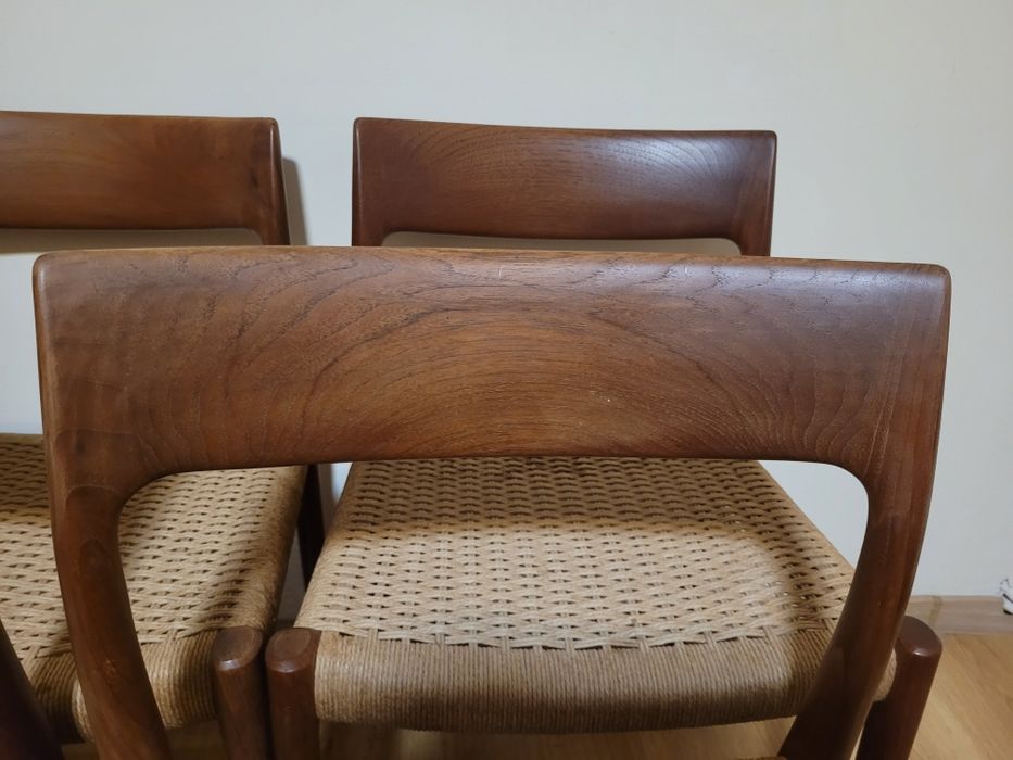 Komplet czterech krzeseł tekowych Niels O. Møller. Dania lata 60