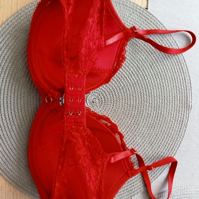 Biustonosz duży, koronkowy Change 65G