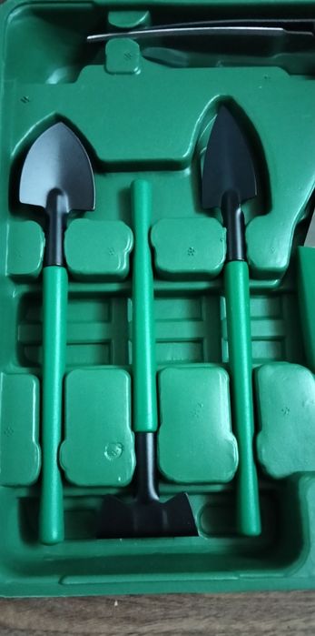 Zestaw narzędzi ogrodowych w walizce