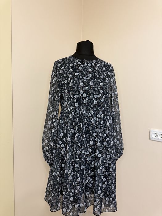 Сукні в ідеальному стані