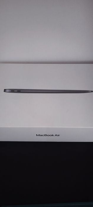 MacBook Air 13” M1 (2020) – 16 GB RAM / 256 GB SSD
