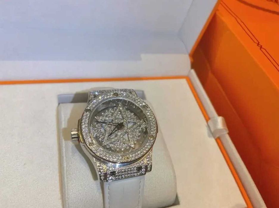 Eleganckie zegarki damskie – must-have dla każdej fashionistki