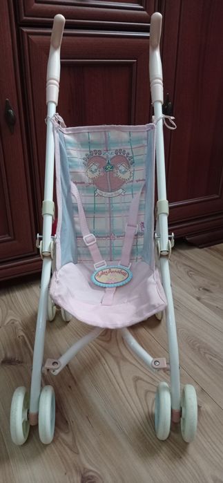 Baby Annabelle w wózku